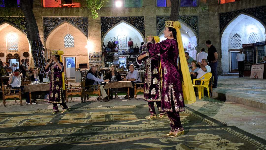 Bukhara. Le danze in costume