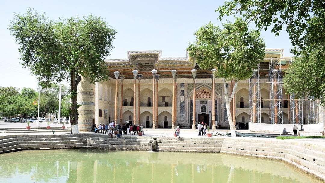 Bukhara. Moschea Bolo Hauz