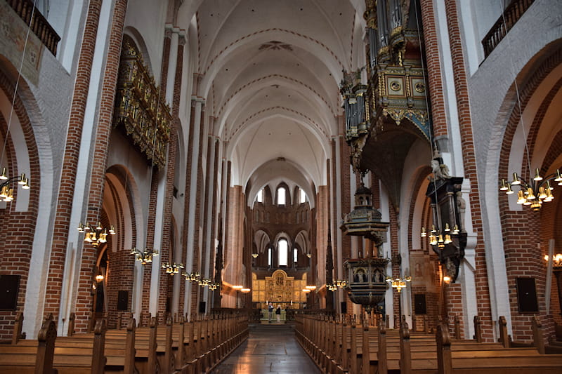 Roskilde_cattedrale_interno_01-MP1dsAis