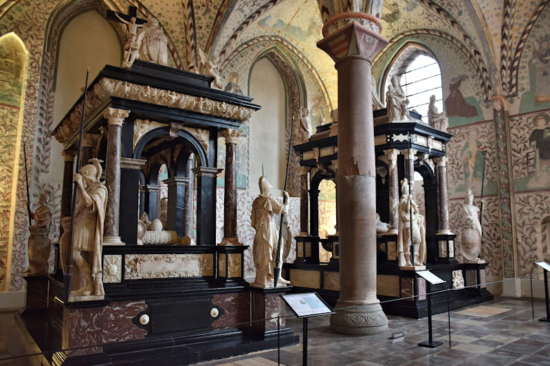 Roskilde_cattedrale_interno_02-KC1dsAis