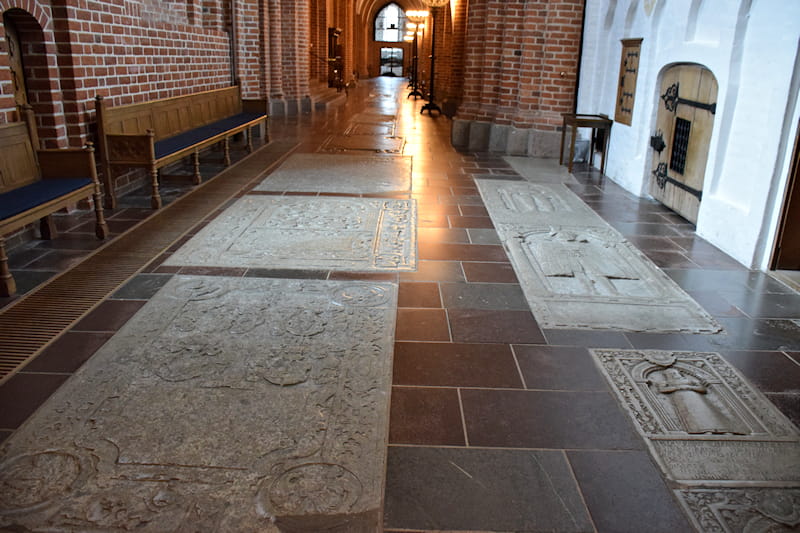 Roskilde_cattedrale_interno_09-iJ2dsAis