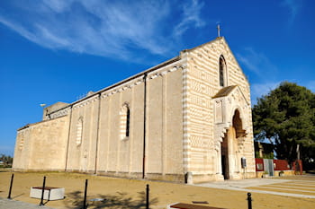 Santa Maria del Casale. La chiesa (Puglia)